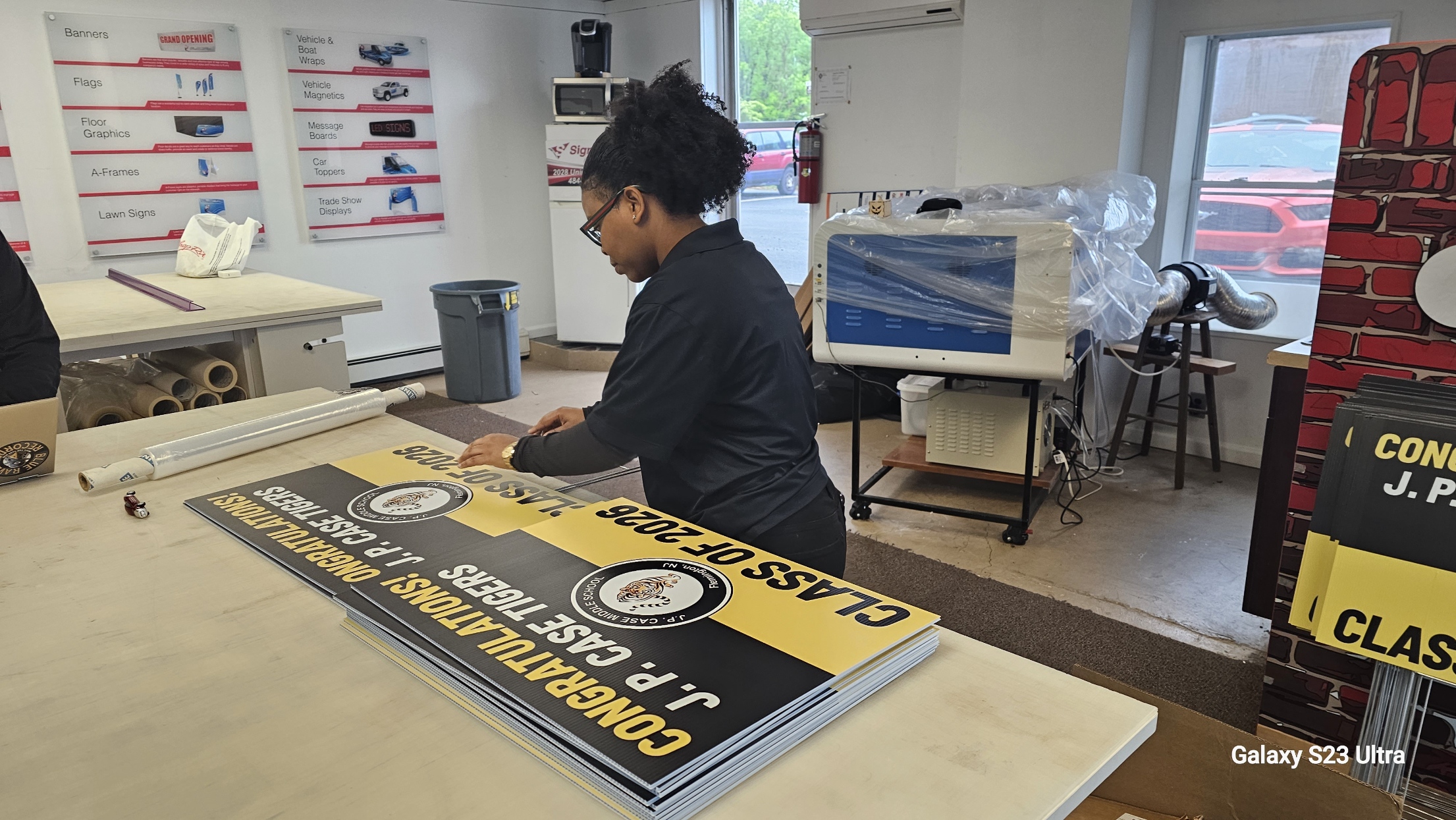Yard Signs 1 — Signs & Banners
